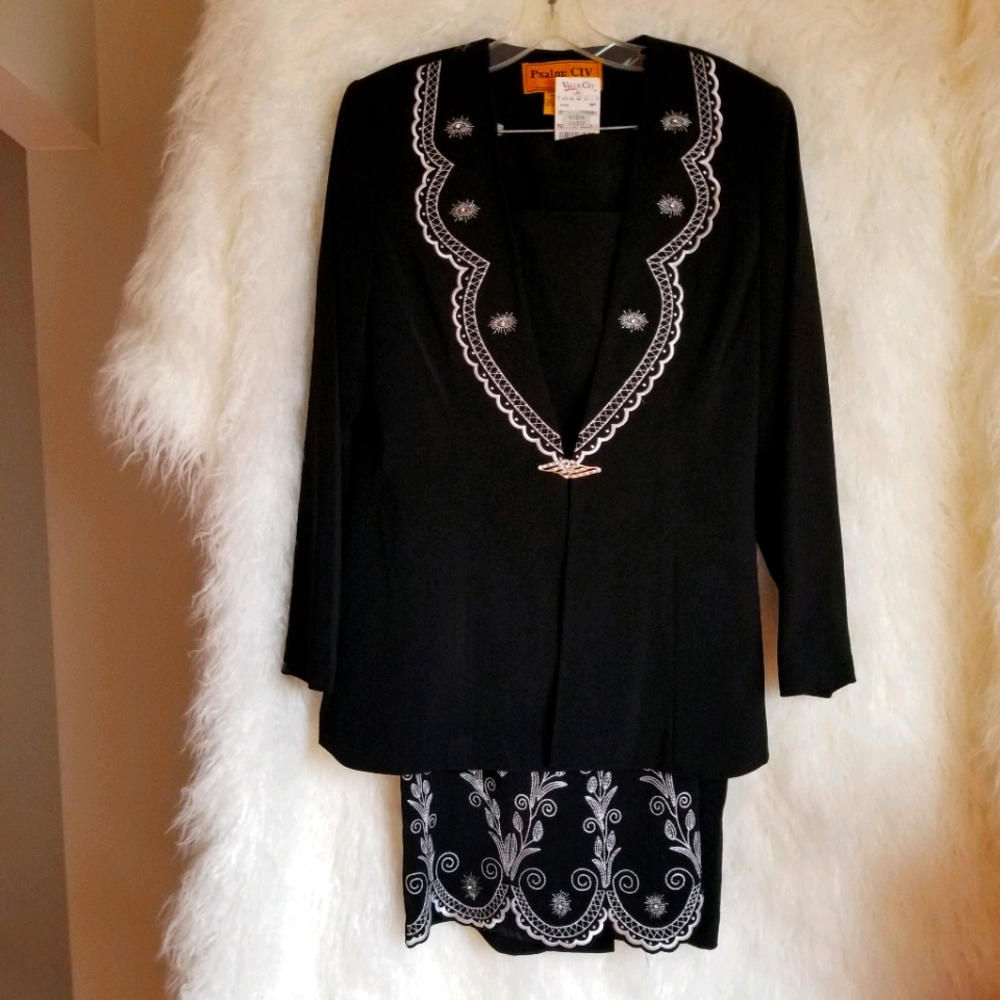 Women's dress skirt and jacket suit